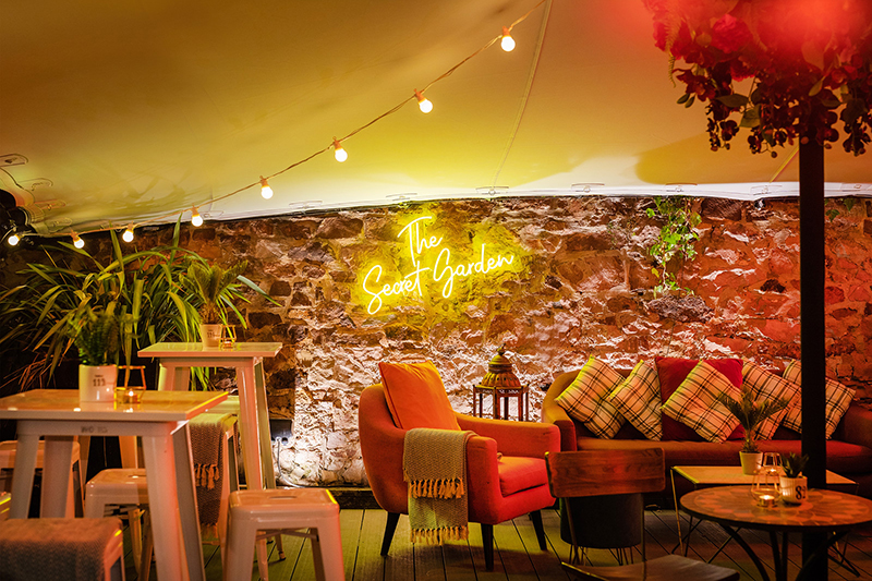 al-fresco-drinking-and-dining
